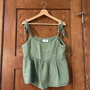 Medium Old Navy Sage green tank blouse.